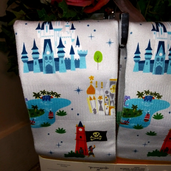 Disney's 50th Anniversary Unisex Park Themed Socks - Picture 7 of 8